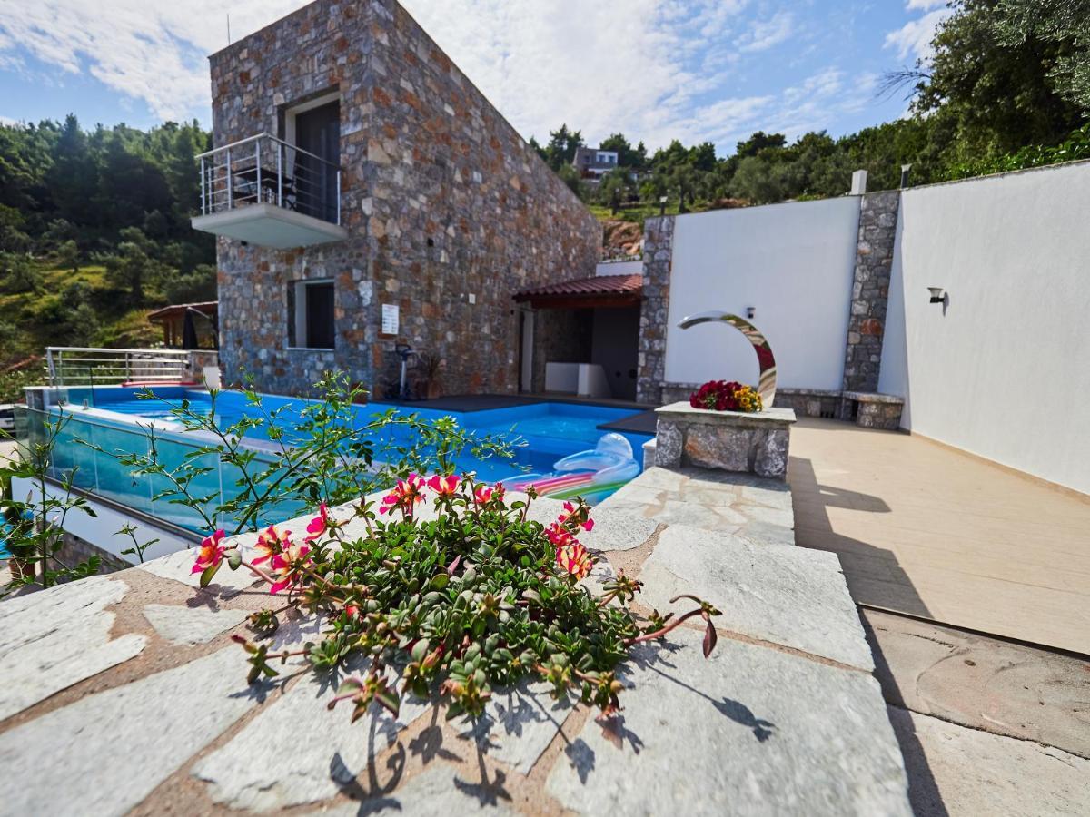 Sky Sea Resort & Villas Megali Ammos  Bagian luar foto