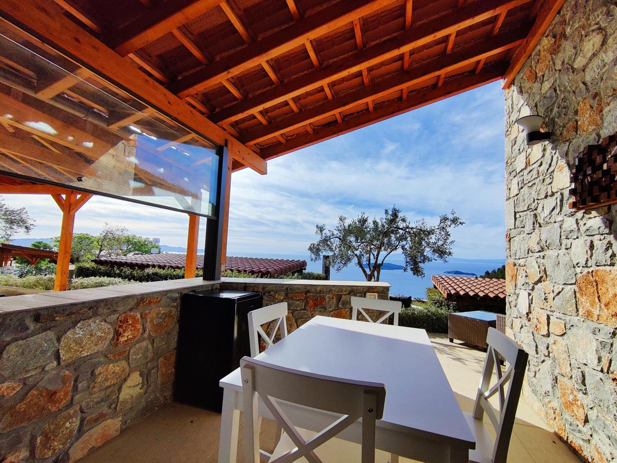 Sky Sea Resort & Villas Megali Ammos  Bagian luar foto
