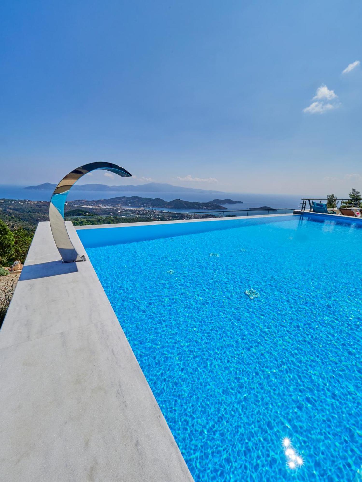 Sky Sea Resort & Villas Megali Ammos  Bagian luar foto